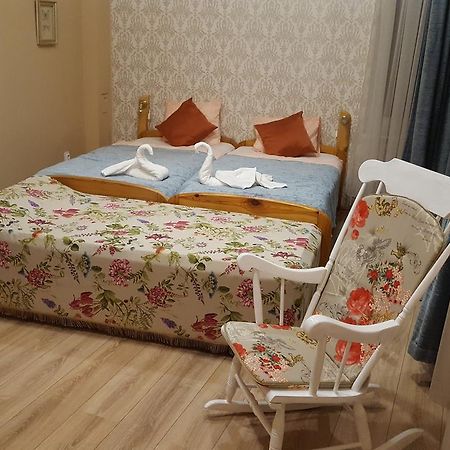 Hangulat Vendeghaz Apartmanok オロシュハーザ エクステリア 写真