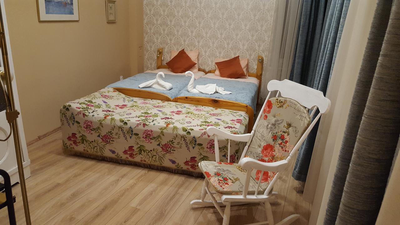 Hangulat Vendeghaz Apartmanok オロシュハーザ エクステリア 写真