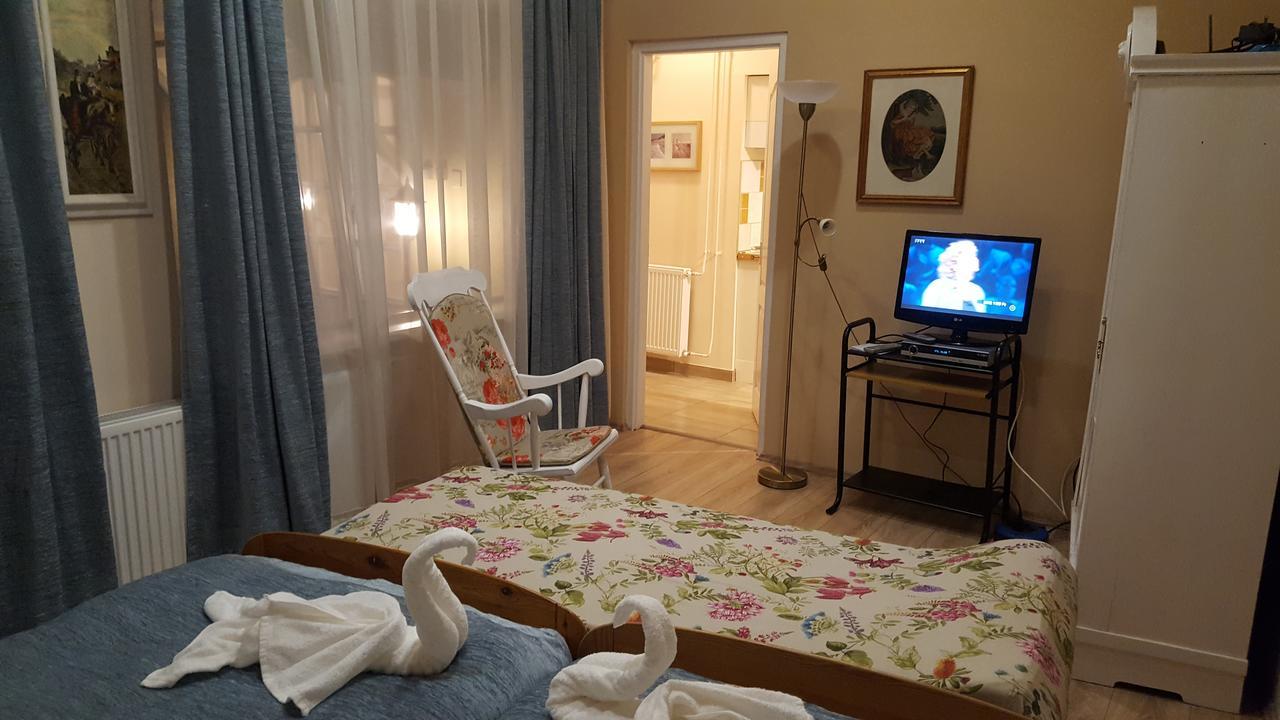 Hangulat Vendeghaz Apartmanok オロシュハーザ エクステリア 写真